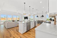 Endless Summer Oasis- Luxury 5br, heated pool, elevator, steps to ocean! - Chambres d'hôtes Saint Augustine Beach