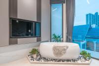 Modern 5BR Pool Villa Pattaya - Bed and Breakfast Jomtien