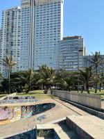 Accommodation Front - Classy 4 Sleeper with Ocean Views - B&B Durban