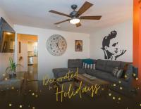 The Johnny and June House Prime Location - Bed and Breakfast Nashville