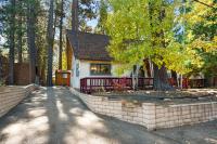 Peregrine Chalet - Hot Tub, Walk to Slopes, Shuttle, Fenced Yard, BBQ - Ferienwohnung Big Bear Lake