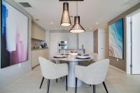 Upscale Condo with Pool Access in Hyde Beach House! - Chambres d’hôtes Hollywood