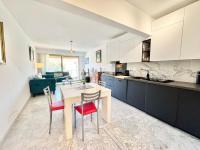 Beau 3 pieces, Vue Mer, 100m du Casino et des plages, double exposition avec terrasses - B&B Menton