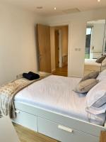 City Apartment-Gym-Terrace-Games Room-Free Parking - Chambres d'hôtes Manchester