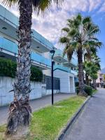 Palm Grove House con terrazzo e box privato - Bed and Breakfast Loano