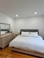 Cozy Retreat Near EWR with NYC access - Chambres d’hôtes Newark