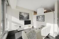 Chic & Modern Apartment In The Heart Of Downtown - B&B Victoria