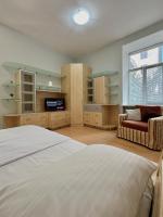 1 room right near the Kreschatyk - B&B Kyiv