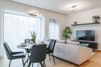 Sea View Family Apt in Kalaranna District with Balcony and Free Parking - B&B Tallinn