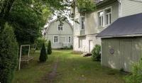 Lovely SELF-SERVICE studio in wooden house, private bath&parking - B&B Turku