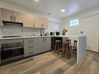 Three-Bedroom Deluxe Apartment