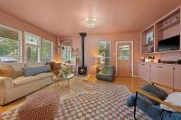 Zen Bungalow - Hot Tub & Close to Main - Chambres d'hôtes Fredericksburg