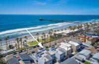 Location! Location! Location! Walk Everywhere! - B&B Oceanside