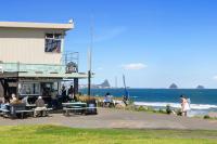 Beach Studio - coastal escape near Fitzroy Beach - B&B New Plymouth