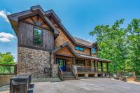 Smoky Mountain Cabin Rental, Family Retreat with - Bed and Breakfast Sevierville