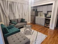 Across St Francis Hospital and near Northwestern - Bed and Breakfast Evanston