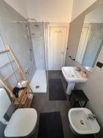 Large Double Room with shared bathroom