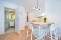 NEW! 5 min do plaży! Golden Bay - BALTIC SANDS APARTMENTS - Wanna, Parking - Bed and Breakfast Gdynia