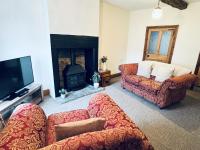 Kirkgate Cottage - 2 Bedrooms - Sleeps 4 - B&B Cockermouth