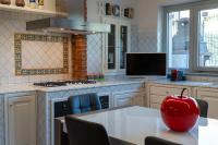 Casa a Roddi con vista sulle Colline - Ferienwohnung Roddi