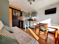 Appartement cosy rénové pour 4/5 avec balcon sud et ski-bus - FR-1-505-215 - Bed and Breakfast Notre-Dame-de-Bellecombe