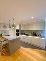 Prime London Stay Chic, Cosy & Sleeps 5 - Ferienwohnung Brentford