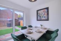 Comfy & Stylish 3 Bed House with Off Street Parking, Netflix and Wi-Fi - B&B Kempston