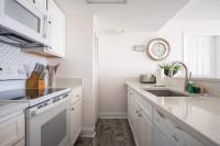 Tortuga Suite at Sunrise Suites Resort - Heated Pool, Hot Tub & Free Parking - Chambres d'hôtes Key West