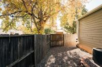 Ralston Creek Cottage - Serene Park Views - B&B Arvada