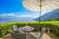 One-Bedroom Apartment with Lake View