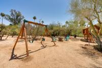 Conveniently located, kid-friendly retreat! - B&B Tucson