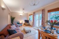 Hazel House - Cosy 2 bedroom house with parking near to Oxford - Chambres d'hôtes Oxford