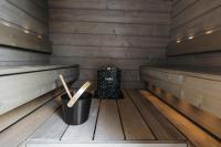 Naava Chalet 402 Penthouse - Kattohuoneisto järvinäköalalla - B&B Ähtäri