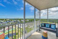 Stroll to Bonita Beach Park Ocean-View Getaway - B&B Bonita Springs