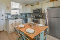 Stroll to Bonita Beach Park Ocean-View Getaway - B&B Bonita Springs