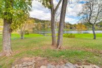 TroutFest Anglers Retreat on White River with Deck - B&B Cotter