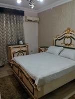 شقة جميلة فى العبور الحى التاسع مكيفه بالكامل وفيو حديقة - Ferienwohnung Abū Şīr