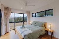 Off-Grid Farm Stay with Scenic Views - B&B Tenterfield