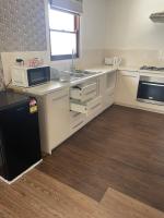 Budget Accommodation Entire house - B&B Perth