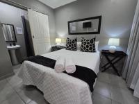 Zhantique Guest House 2- Unit 8 - B&B Boksburg