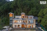 StayVista at Chestnut Manor with Lawn, BBQ, Bonfire - Chambres d’hôtes Kasauli