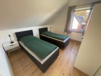 3 Schlafzimmer l Südbalkon l Waldrand l Saniert - B&B Hagenburg