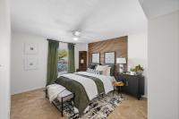Sophisticated 2BR 2BA by TAMU, King Bed, Washer & Dryer, Smart TV - B&B College Station