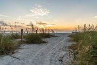 2-Minute Walk to Beach - Heated Pool - Hot Tub - Family - Chambres d'hôtes Bradenton Beach