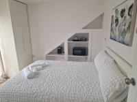 Cozy loft double bedroom - B&B Luton
