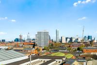 Luxury 2 Bedroom Apartment - Parking - Juliet Balcony 419S - Bed and Breakfast Birmingham
