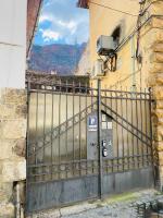 Arctic Apartment - Bed and Breakfast Braşov