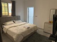 Chill master bedroom - B&B Abu Dhabi