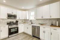 Walk to River, Parks & Dining: Family Home w/ Yard - B&B National Park
