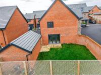 4 bedroom house ideal for contractors & families - B&B Bristol